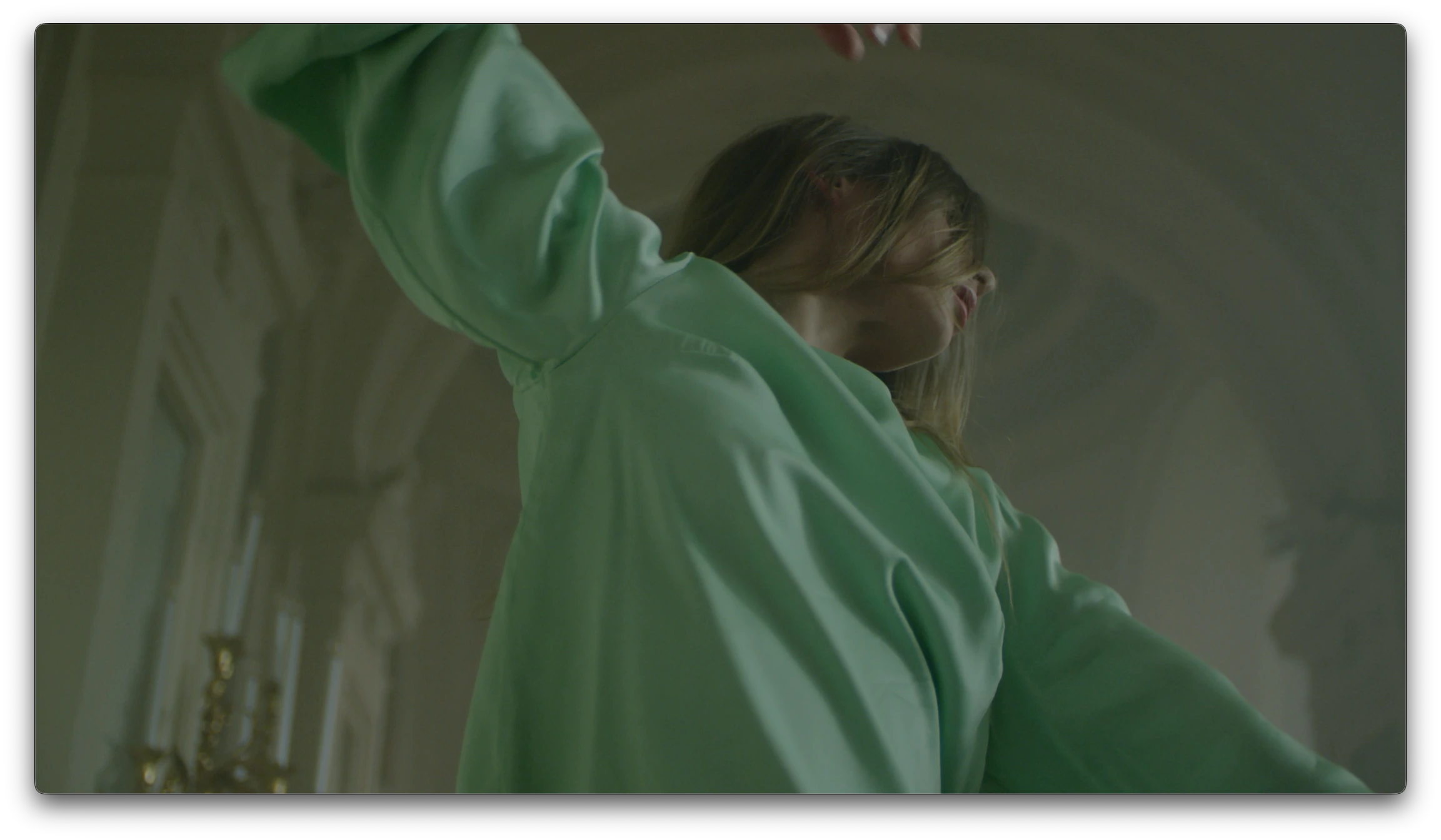 Gioia Seghers — Low-angle movement in mint green