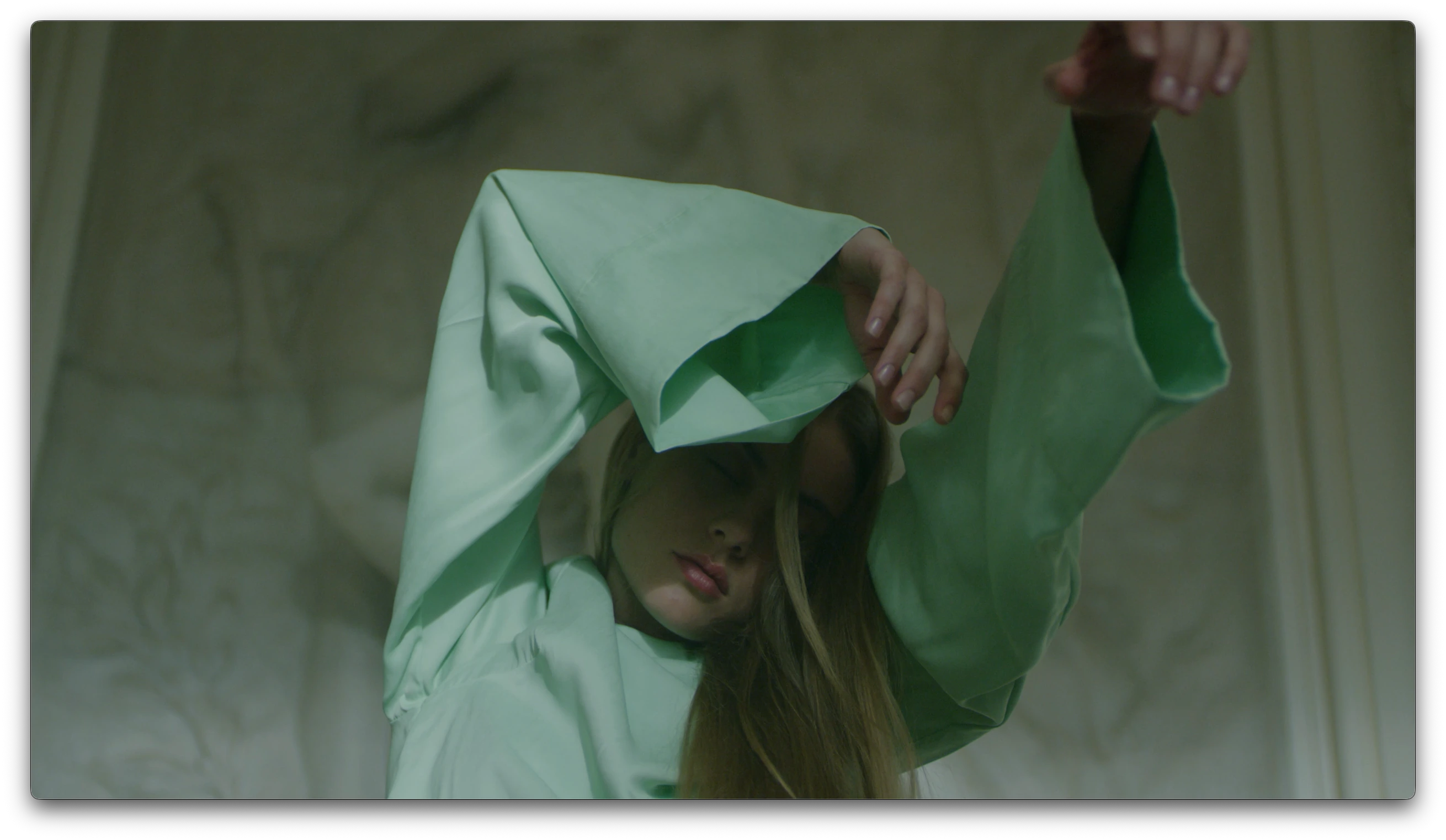 Gioia Seghers — Raised arms in mint green